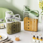 ⁦منظم بقوليات اكليريك 1800 ملي لحفظ الارز والمكرونة والكورن فليكس بغطاء يستخدم كمعيار ويد لسهولة الاستخدام⁩ - الصورة ⁦3⁩