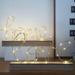 ⁦استاند لاف مضئ بقاعدة خشب لتجديد ديكور المنزل يعمل بالبطاريات⁩ - الصورة ⁦6⁩