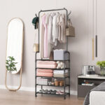 ⁦استاند ملابس معدن 4 ارفف بهوكات لحمل وتنظيم الملابس والأحذية والحقائب⁩ - الصورة ⁦2⁩