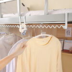 ⁦رف لتعليق شماعات الملابس والشنط داخل الدواليب يثبت علي الارفف من المعدن⁩ - الصورة ⁦2⁩