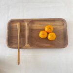 ⁦صينية مقسمة 2 خانة لتقديم الفطار والمكسرات والتسالي بشكل مختلف من الخشب⁩ - الصورة ⁦4⁩