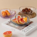 ⁦طبق علي شكل قلب لحمل وتقديم الفواكه والمكسرات والشوكولاتة والسلطات بشكل شيك من الاكليريك بحواف جولد⁩ - الصورة ⁦2⁩