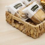 ⁦طقم باسكت خوص 3 قطع بمقاسات مختلفة لحمل وتنظيم ادوات العناية بالبشرة والشعر بيد⁩ - الصورة ⁦7⁩