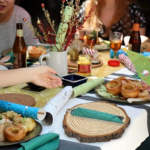 طقم كوستر خشب 5 قطع بمقاسات مختلفة لحمل الأكواب والشموع وقطع الديكور - الصورة 5