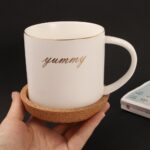 ⁦طقم كوستر ميني قطعتين لحمل الاكواب والزجاجات من الفلين⁩ - الصورة ⁦3⁩