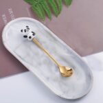 ⁦طقم معالق استانليس ستيل مطلي باللون الجولد 6 قطع بأشكال كرتونيه مختلفة⁩ - الصورة ⁦4⁩