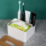 ⁦علبة مناديل بغطاء خشب مع منظم مقسم 4 خانات لحمل الريموت والشواحن والاقلام  لغرف النوم والليفنج والمكتب⁩ - الصورة ⁦7⁩