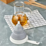 قمع للزيوت والسوائل سيليكون قابل للطي بيد - الصورة 6