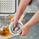 قمع للزيوت والسوائل سيليكون قابل للطي بيد - الصورة 7