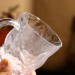 ⁦طقم كوبايات زجاج كريستال 6 قطع لشرب وتقديم المشروبات الباردة والساخنة بيد⁩ - الصورة ⁦6⁩