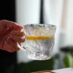 ⁦طقم كوبايات زجاج كريستال 6 قطع لشرب وتقديم المشروبات الباردة والساخنة بيد⁩ - الصورة ⁦8⁩