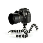 ⁦مجموعة تصوير احترافية ترايبود مع حامل للموبايل وكشاف اضاءه ليد وميكروفون بريموت كنترول للتصوير عن بعد⁩ - الصورة ⁦9⁩