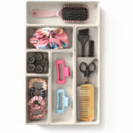 ⁦منظم ادراج مقسم 7 خانات لتنظيم الميكب والكريمات والاكسسورات سهل التركيب من البلاستيك⁩ - الصورة ⁦3⁩