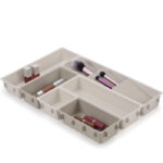 ⁦منظم ادراج مقسم 7 خانات لتنظيم الميكب والكريمات والاكسسورات سهل التركيب من البلاستيك⁩ - الصورة ⁦6⁩