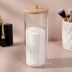 ⁦منظم اكليريك شفاف لحمل وتنظيم قطن إزالة الميكب بفتحة لسهولة الاستخدام وغطاء خشب⁩ - الصورة ⁦3⁩