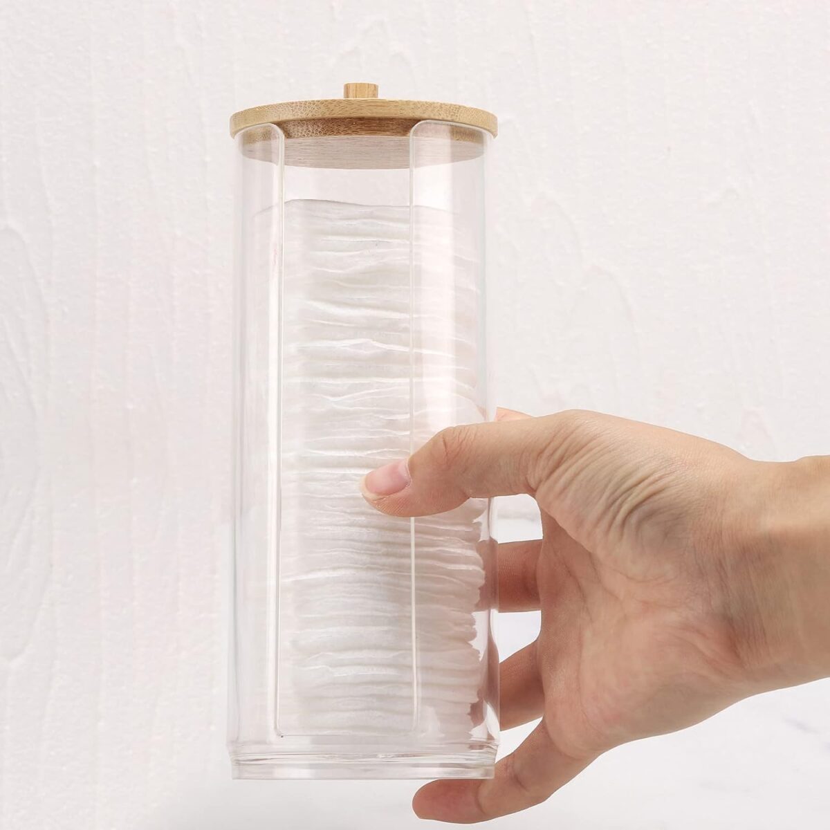 ⁦منظم اكليريك شفاف لحمل وتنظيم قطن إزالة الميكب بفتحة لسهولة الاستخدام وغطاء خشب⁩ - الصورة ⁦6⁩