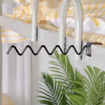 ⁦شماعة معدن لتعليق شماعات الملابس والشنط داخل وخارج الدواليب يثبت علي الأرفف⁩ - الصورة ⁦7⁩