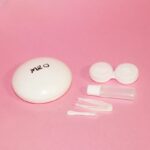 ⁦علبة عدسات لاصقة محكمه الغلق مع مرايا وادوات لألتقاط وتثبيت العدسة⁩ - الصورة ⁦3⁩