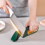 ⁦مسن يدوي 4 في 1 للسكاكين والمقصات ب 3 درجات مختلفة ومقبض يد لسهولة الأستخدام⁩ - الصورة ⁦2⁩