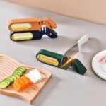 ⁦مسن يدوي 4 في 1 للسكاكين والمقصات ب 3 درجات مختلفة ومقبض يد لسهولة الأستخدام⁩ - الصورة ⁦11⁩