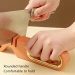 ⁦مسن يدوي 4 في 1 للسكاكين والمقصات ب 3 درجات مختلفة ومقبض يد لسهولة الأستخدام⁩ - الصورة ⁦5⁩