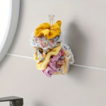 ⁦حامل ومنظم اكسسوارات وسلاسل وربطات الشعر يثبت بلصق دبل فيس قوي⁩ - الصورة ⁦5⁩