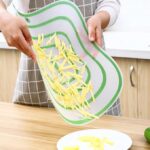 ⁦طقم لوح تقطيع 4 قطع بألوان مختلفة مانع للانزلاق⁩ - الصورة ⁦3⁩