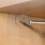 ⁦طقم هوك شفاف 4 قطع  ذاتي اللصق بديل للمسامير لتعليق الأرفف والألواح بدون حفر وتخريم⁩ - الصورة ⁦3⁩