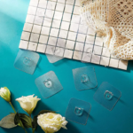 ⁦طقم هوك شفاف 4 قطع  ذاتي اللصق بديل للمسامير لتعليق الأرفف والألواح بدون حفر وتخريم⁩ - الصورة ⁦8⁩