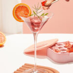 ⁦قالب مكعبات ثلج 2 دور علي شكل علبة لتبريد العصائر و المشروبات بغطاء محكم الغلق⁩ - الصورة ⁦3⁩