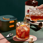 ⁦قالب مكعبات ثلج 2 دور علي شكل علبة لتبريد العصائر و المشروبات بغطاء محكم الغلق⁩ - الصورة ⁦6⁩