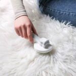 ⁦فرشة تسريح و تنظيف و فك تشابك شعر القطط و الكلاب ذاتية التنظيف⁩ - الصورة ⁦2⁩