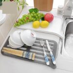 ⁦مصفاة بلاستيك 2*1 قابلة للفك و التركيب لتصفية الاطباق و الاكواب  بفتحة لتصريف المياه بسهولة⁩ - الصورة ⁦3⁩