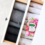 ⁦معطر ملابس بروائح مختلفة بشماعة هوك لسهولة تعليقة في الدولاب⁩ - الصورة ⁦5⁩