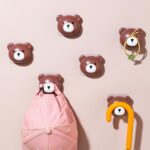 ⁦هوك شماعة شكل دبدوب بلصق دبل فيس قوي لتعليق الملابس والمفاتيح والكابات⁩ - الصورة ⁦2⁩