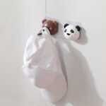 ⁦هوك شماعة شكل دبدوب بلصق دبل فيس قوي لتعليق الملابس والمفاتيح والكابات⁩ - الصورة ⁦3⁩