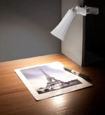 ⁦اباجورة مكتب تاتش 4 في 1 برأس مغناطيسية مع اضاءة بيضاء قابل للشحن⁩ - الصورة ⁦9⁩