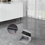 ⁦طقم تنظيف مقشة وجاروف بيد معدن لسهولة التنظيف وإزالة الاترابه⁩ - الصورة ⁦2⁩