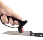 مسن سكاكين ومقصات يدوي بمقبض لسهولة الاستخدام