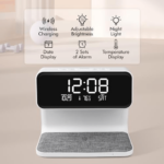 ⁦منبه وساعة ديجيتال ذكي مدمج بشاحن وايرلس وإضاءة ليلة⁩ - الصورة ⁦7⁩