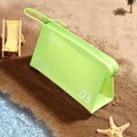 ⁦شنطة مقاومة للماء لحمل ادوات الميكاب والشعر للسفر⁩ - الصورة ⁦3⁩