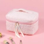 ⁦شنطة وتربروف لحمل ادوات الميكاب والشعر من الفايبر⁩ - الصورة ⁦5⁩