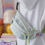 شنطة وسط ب2 سوستة  لحمل المتعلقات الشخصيىة