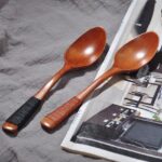 ⁦طقم معالق تقديم خشبية كبيرة 6 قطع⁩ - الصورة ⁦2⁩