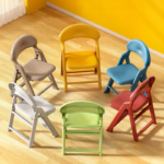 ⁦كرسي أطفال بمسند ظهر قابل للطي لحمله وقت السفر والخروج⁩ - الصورة ⁦5⁩