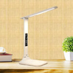 ⁦كشاف مكتب تاتش ب 3 اضاءات مختلفة مزود بساعة رقمية قابل للطي⁩ - الصورة ⁦2⁩