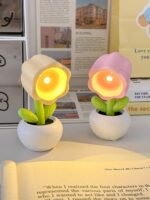 ⁦كشاف ووناسة ميني شكل وردة برأس متحركة للمكتب يعمل بالبطارية⁩ - الصورة ⁦2⁩