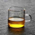 ⁦كوب زجاج بيد الوان للشاي والقهوة واللاتيه 125مللي⁩ - الصورة ⁦3⁩