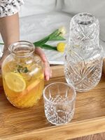 ⁦طقم زجاجة وكوباية 500مللي لتقديم المشروبات من الزجاج المنقوش⁩ - الصورة ⁦3⁩