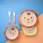 ⁦طقم طعام للاطفال 5 قطع شكل اسد كيوت⁩ - الصورة ⁦3⁩